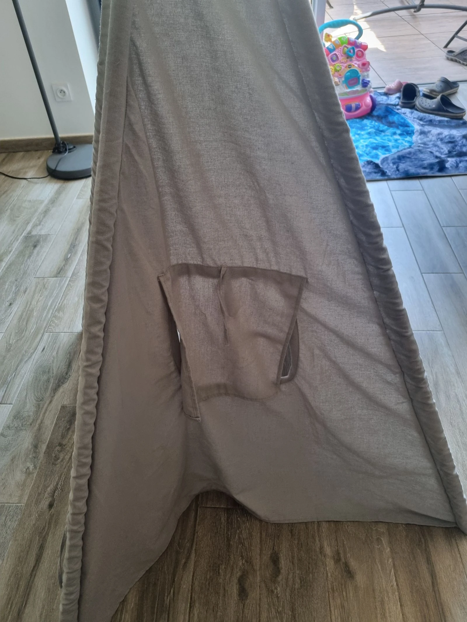 Tipi infantil gris con guirnalda - Para restaurar – photo 2